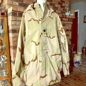 Military Issued cold weather parka, Desert